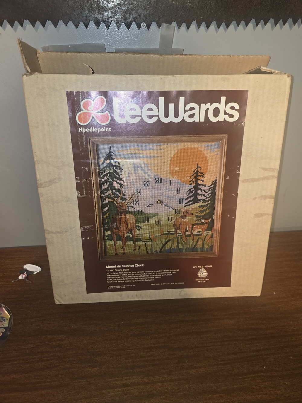 Vtg LeeWards Cross Stitch deer in forest Clock New Open Box